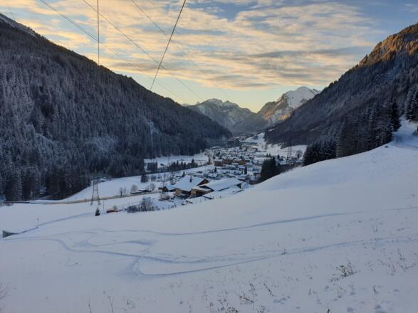 Klösterle am Arlberg in schönem Abendlicht