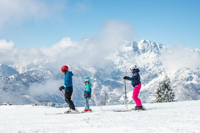 skifahren_familie_klein-gross