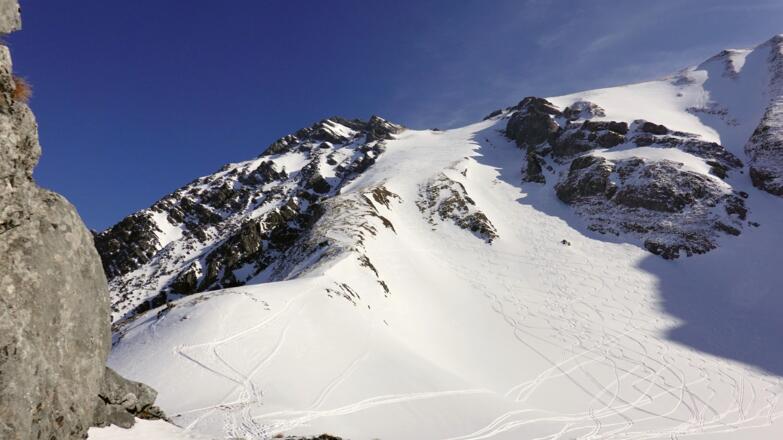 Gipfelhang zum Karjoch - links geht es weiter zum Gipfel