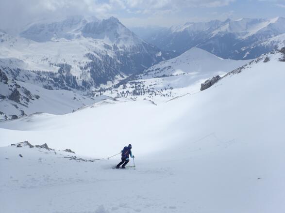 Abfahrt im obersten Kar