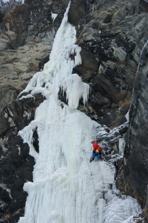 Im Vorstieg in der 1. Seillänge