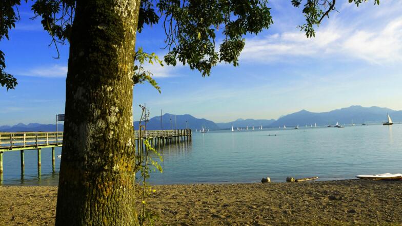 Strand an der Schiffsanlegestelle Seebruck