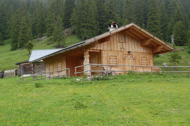 Die Enning Almhütte.