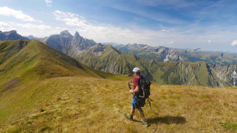 Wanderer am Fürschießer Sattel