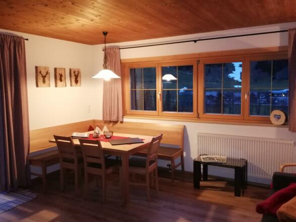 Bungalow - Chalet - Ferienhaus  Wohnraum.