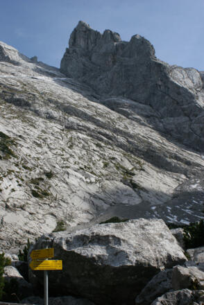 Wegweiser nach der Blaueishütte.