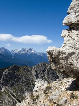 In der Nähe der Schöttelkarspitze geht es etwas "luftig" zu.