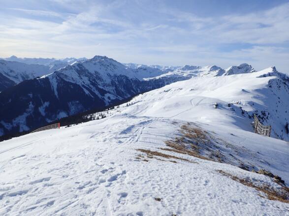 Am Spieleckkopf, Blick über den Kammverlauf zum Spieleckkogel