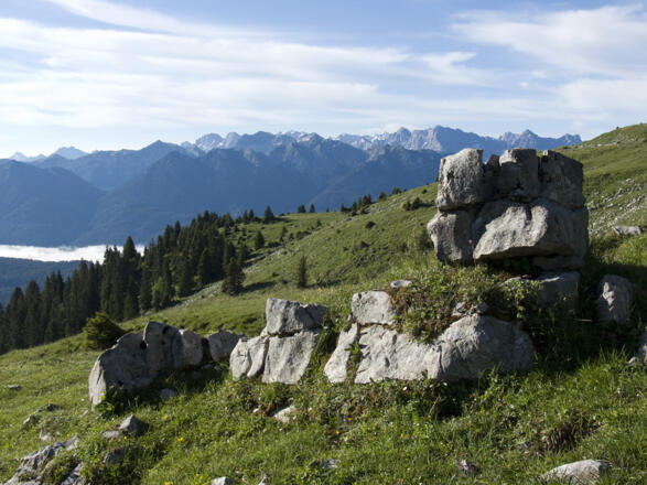 Ausblick von der Aufstiegsroute zum Karwendelgebirge