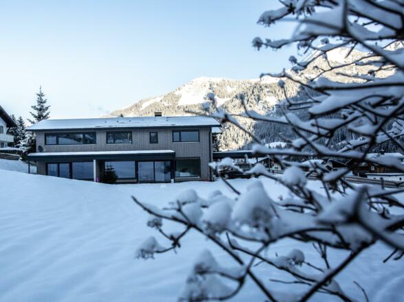 A9E3676B-8CF2-4751-9459-33B01F07B273