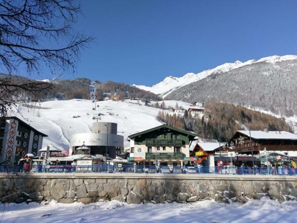 Heiners Hausansicht mit Giggijochbahn