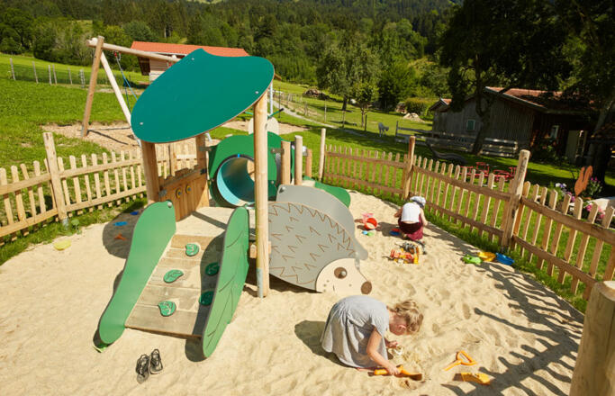 extra großer Sandplatz