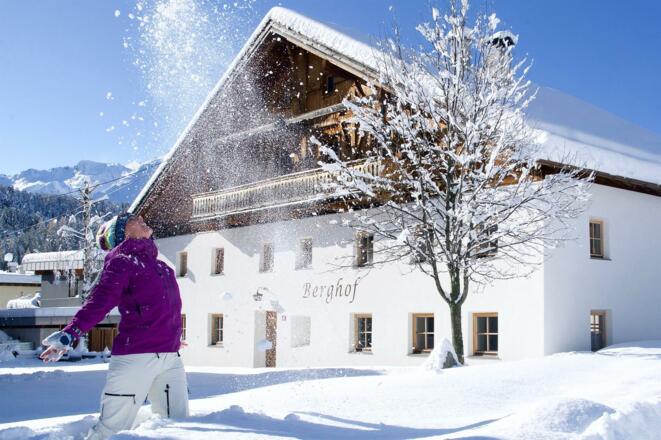 Berghof Niederthai in frischem Schnee