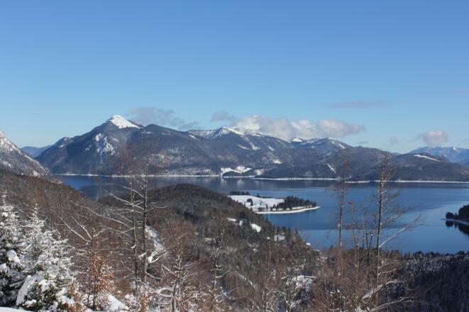 Erste Blicke zum Walchensee