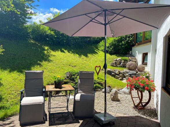 Sonniger Platz auf der Terasse