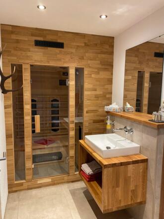 Badezimmer mit Sauna