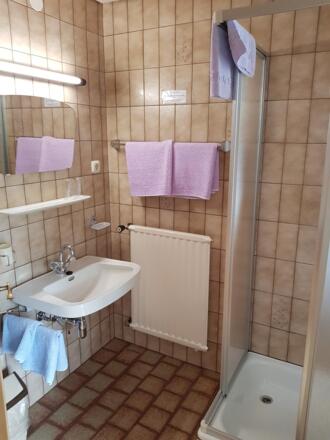 Dusche mit WC