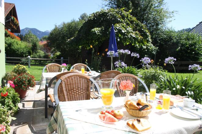 Frühstück im Garten
