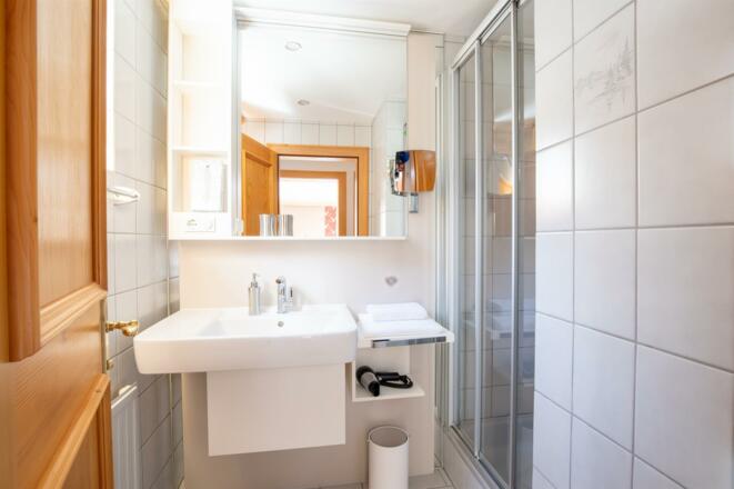 Bad (C)hefti-impressions