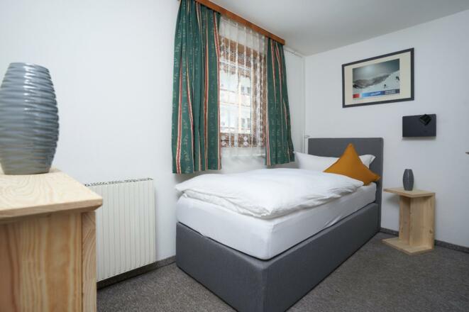 Einzelzimmer mit Badezimmer