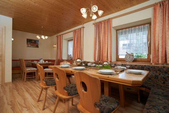 Küche mit Essbereich