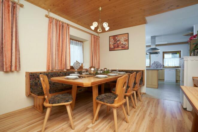 Küche mit Essbereich