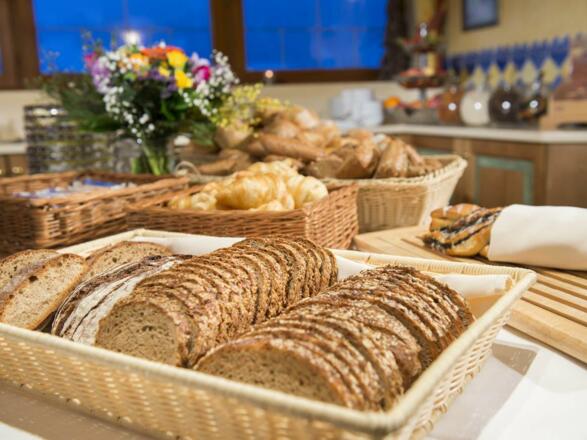regionales Frühstücksbuffet Hotel Erlebach