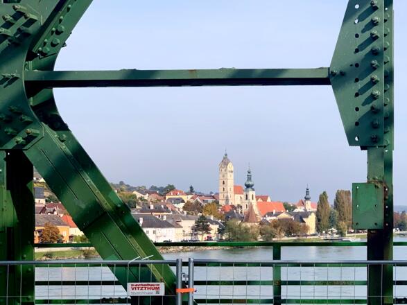 Stein an der Donau von der Mauterner Brücke aus gesehen