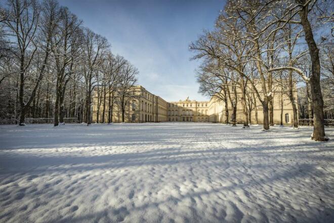 Schlossansicht von der Rückseite im Winter