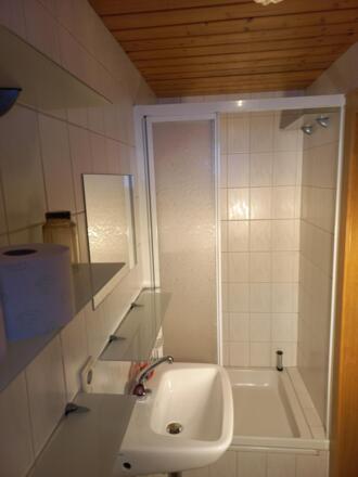 Top 2 Dusche/WC Zimmer 3