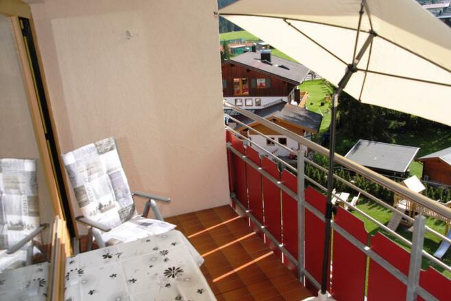 Kleinwalsertal-ferienwohnung-balkon-l