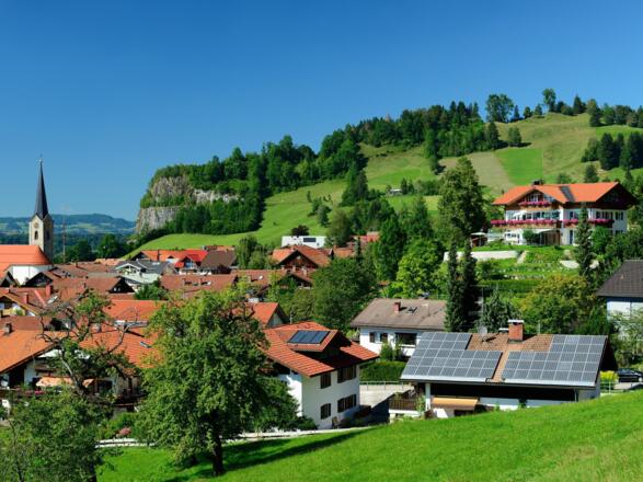 Blick auf Steinbruch und Weinberghöhe