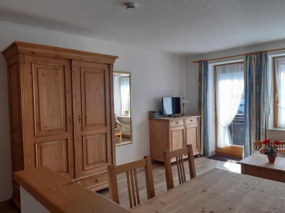 Wohnbereich mit Balkontür