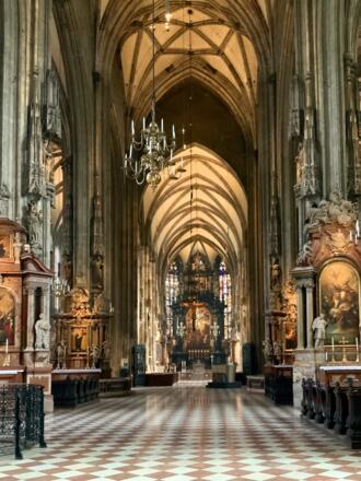 Wien Stephansdom Mittelschiff 5-jochiger Hallenraum