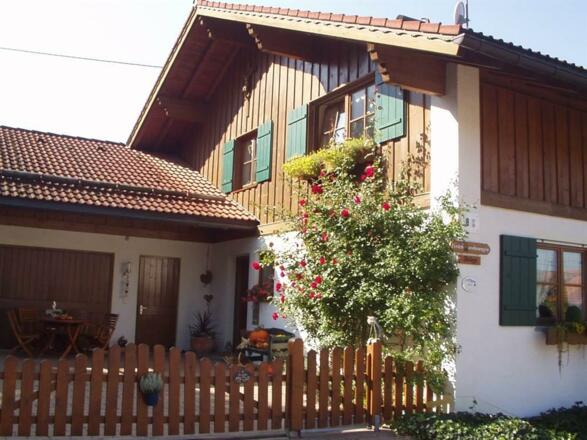 Hauseingang_mit Ferienwohnung