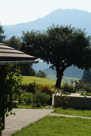 Gartenhausterrasse mit Blick auf Grünten