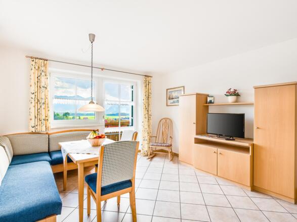 ALPENROSE Wohnküche mit Südbalkon