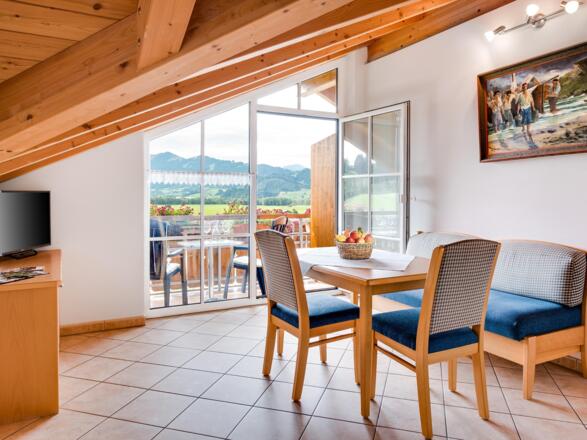 EDELWEISS Wohnküche mit Balkon