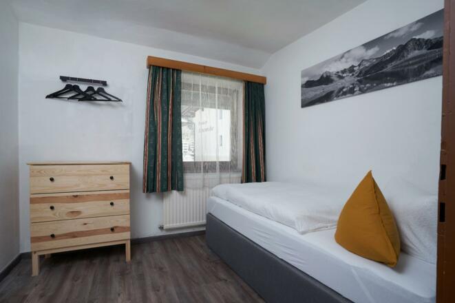 Einzelzimmer mit Badezimmer