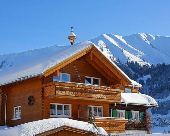 Haus Strasser im Winter