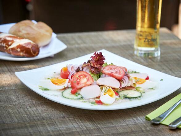 Seelounge Gmunden - Relaxen auf der Terrasse