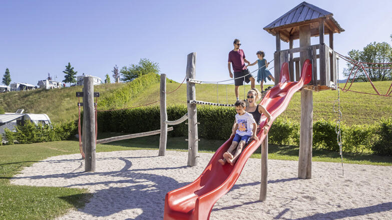 Spazieren im Camp Mondseeland