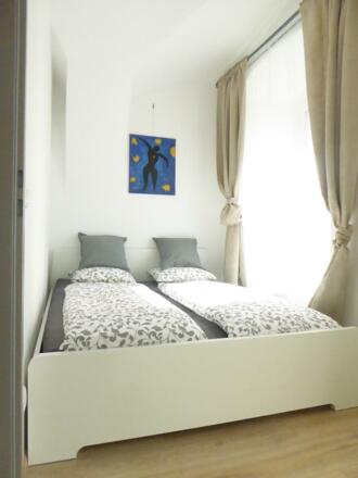 Schlafzimmer 1a