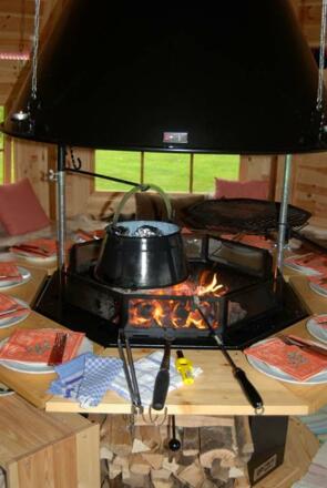 Feuerhütte Innen
