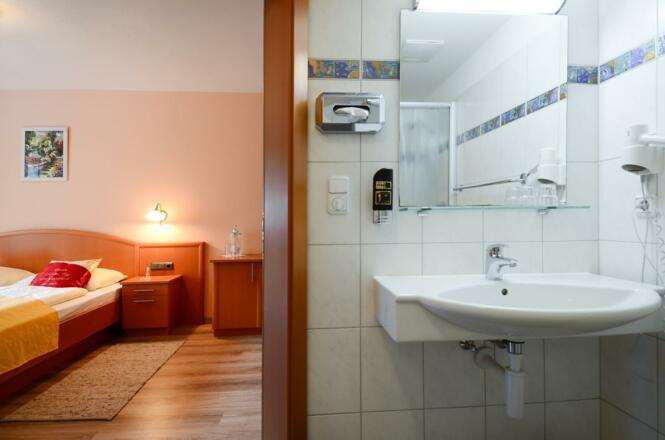 Zimmer/Badezimmer Ausstattung