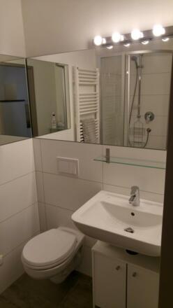Badezimmer mit WC 1d
