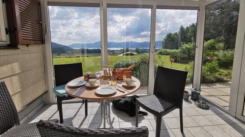Ferienhaus mit Atterseepanorama