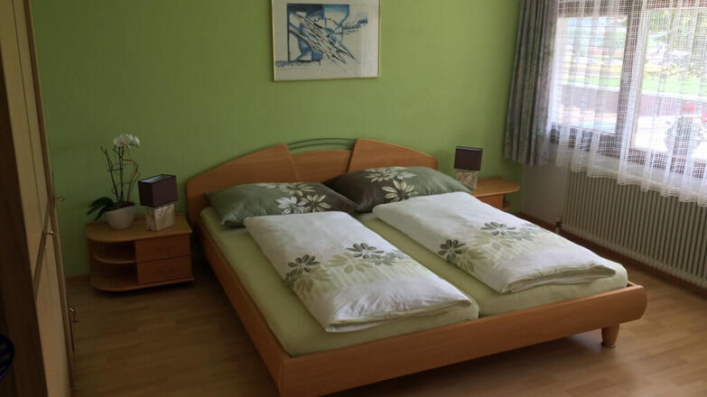 Apartment mit Seeblick - Schlafzimmer 1 %40 A_Stallinger
