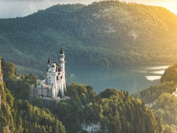 Blick vom Tegelberg auf das Schloss Neuschwanstein