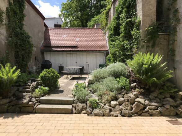 Altstadtgarten mit Stadel, Gasgrill, Möblierung...